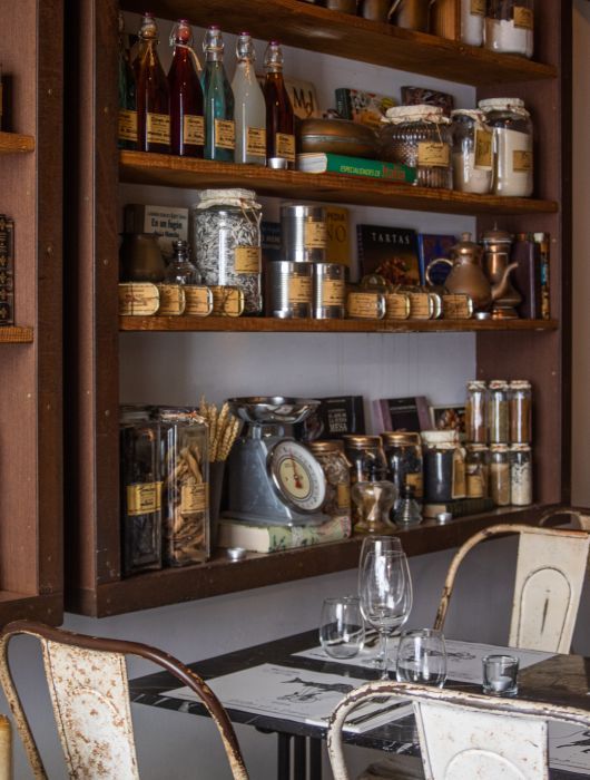Ambiente "La madre" del restaurante La Dispensa Ibiza